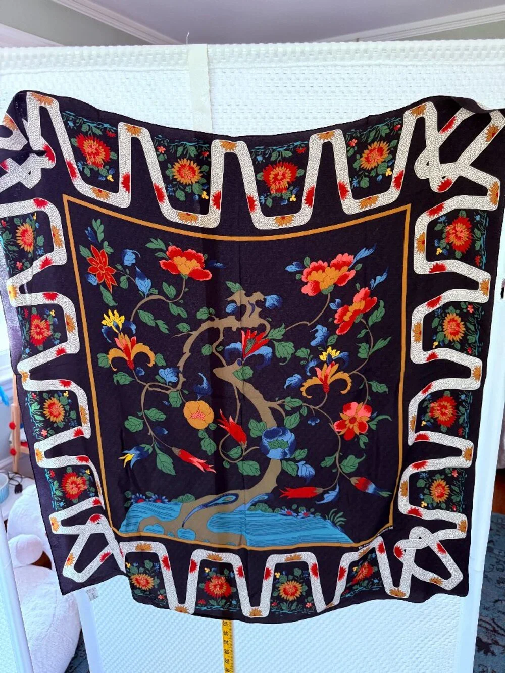 BLACK METROPOLITAN MUSEUM OF ART SILK SCARF "TREE OF LIFE" - Picture 1 of 8